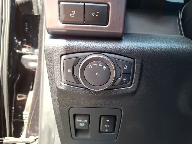 Used 2019 Agate Black Metallic Ford Platinum image 17