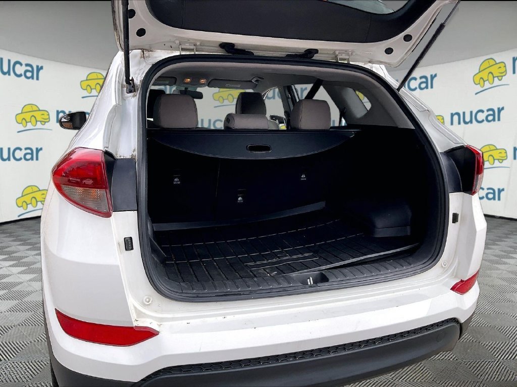 Used 2018 Dazzling White Hyundai SEL image 33