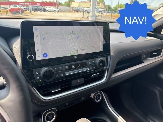 Used 2025 Wind Chill Pearl Toyota Platinum image 17