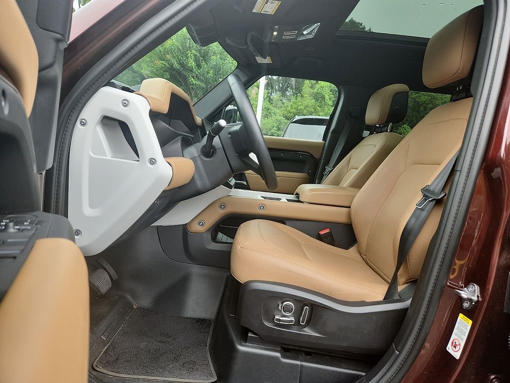 2025 Land Rover Defender X-Dynamic SE - Photo 14