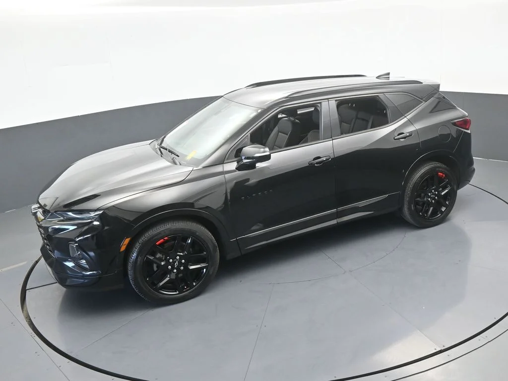 Used 2020 Black Chevrolet RS image 63