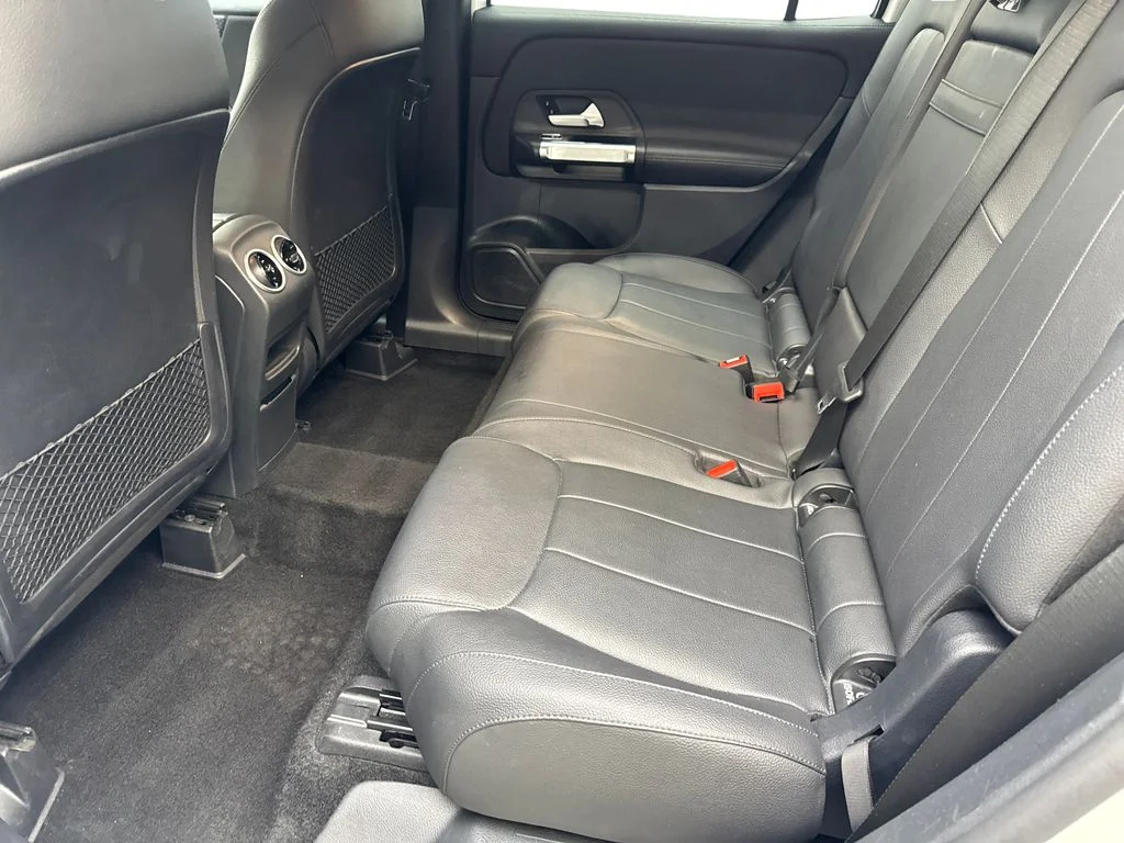 Used 2025 White Mercedes-Benz GLB 250 image 33