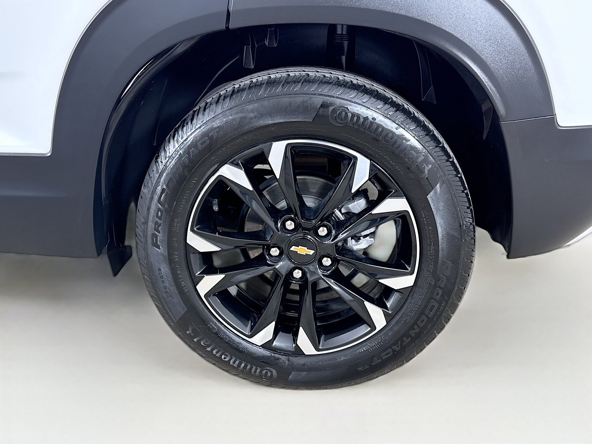 Used 2023 Summit White Chevrolet LT image 30