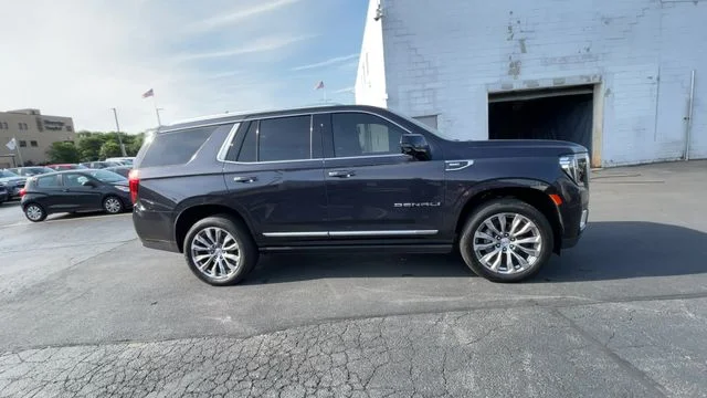 2024 GMC Yukon Denali - Photo 9