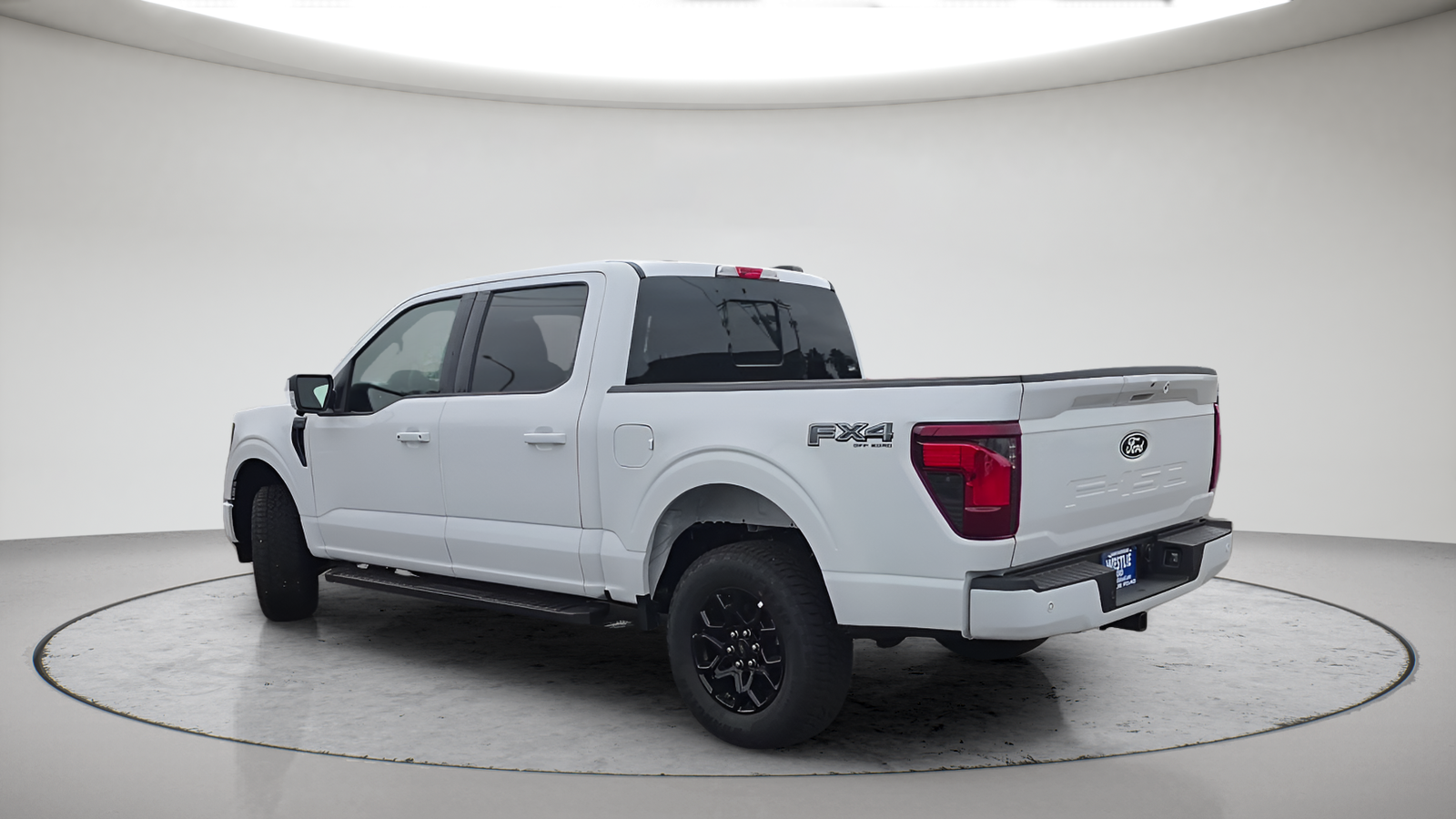 New 2026 Oxford White Ford XLT image 9