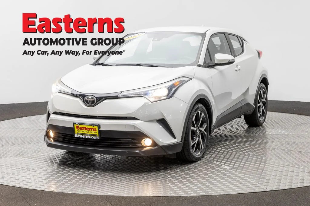 Used 2018 White Toyota XLE Premium image 1