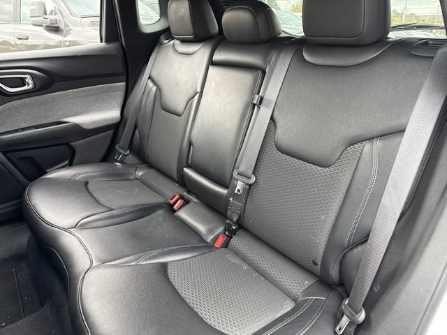 Used 2024 Bright White Clearcoat Jeep Latitude image 18