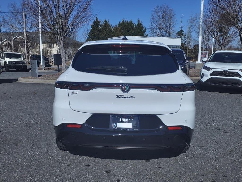 New 2025 Milano White Exterior Paint Alfa Romeo  image 18