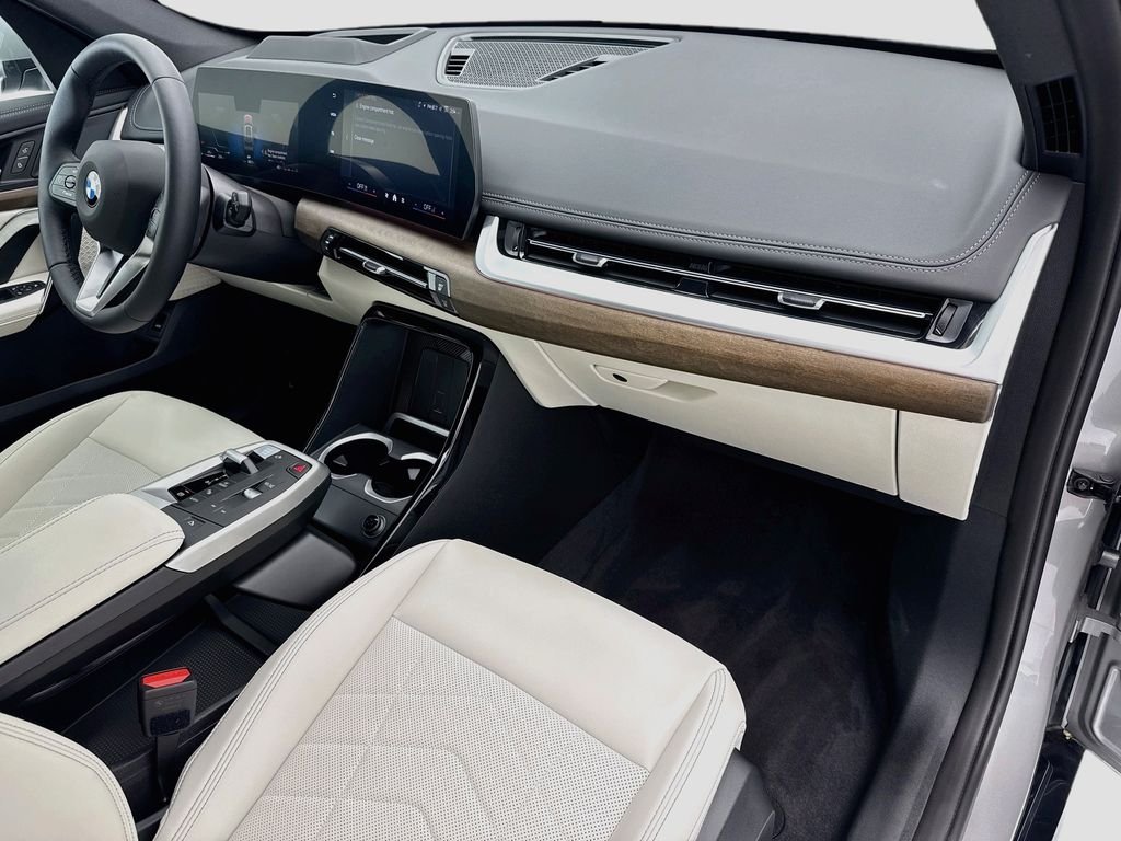 New 2027 Space Silver Metallic BMW xDrive28i image 16