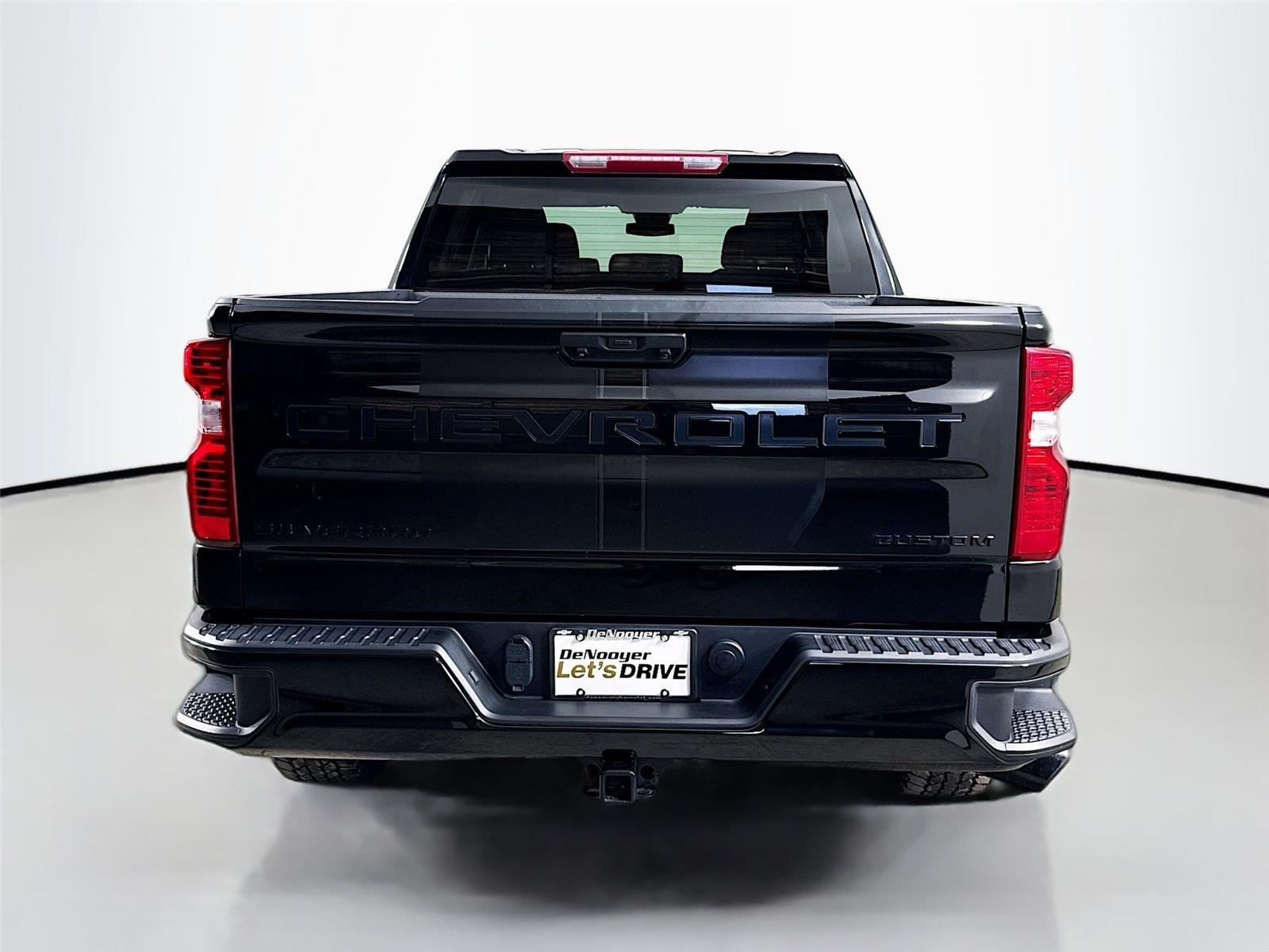 Used 2023 Black Chevrolet Custom image 8