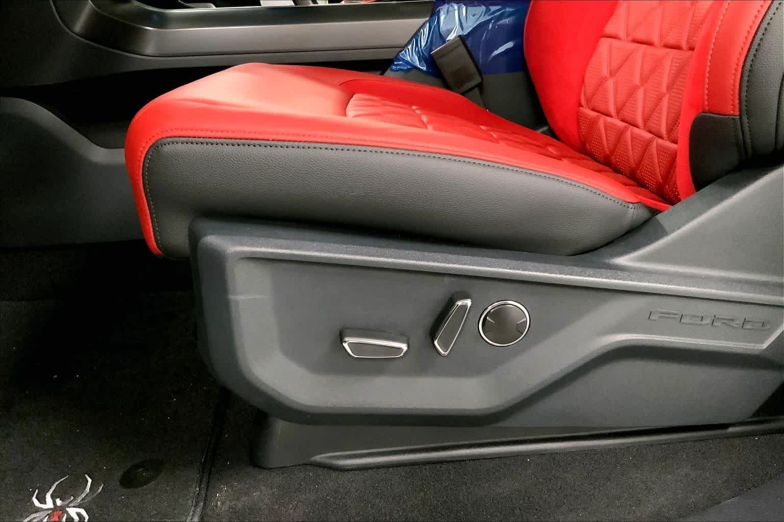 New 2026 Agate Black Metallic Ford Lariat® image 19