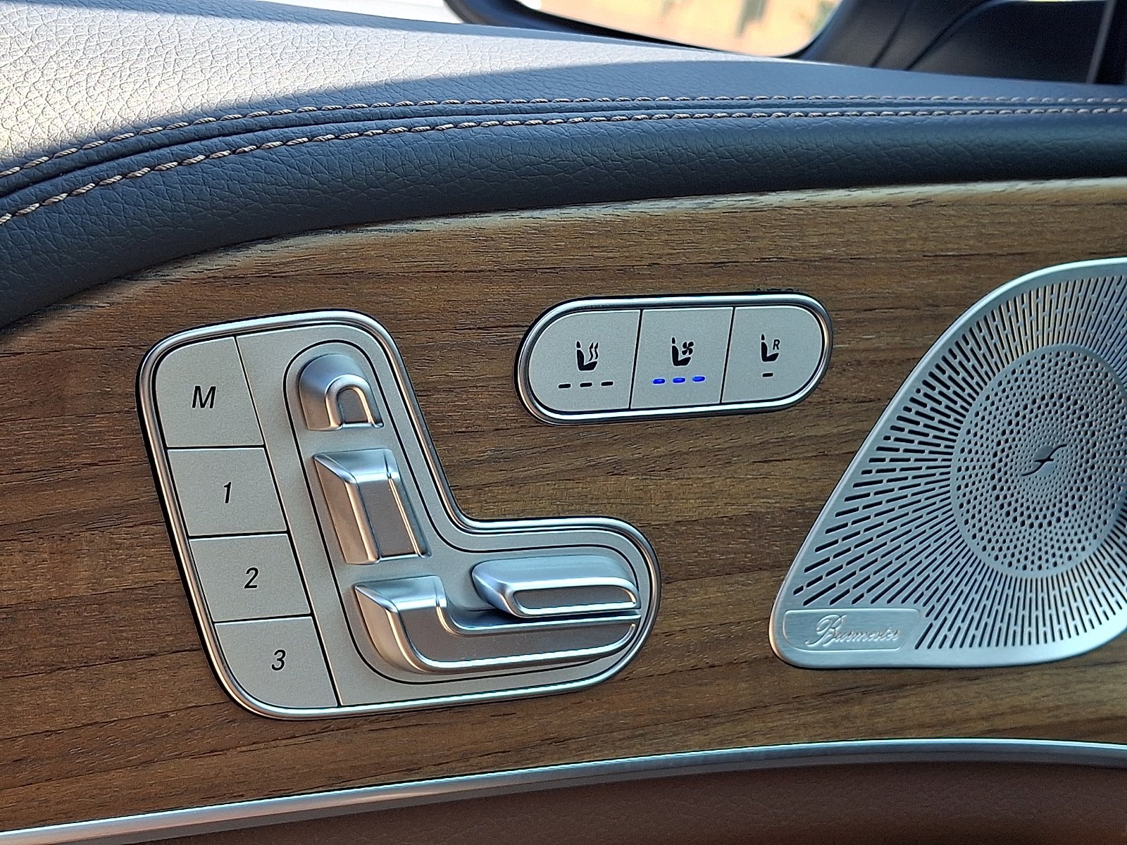 Certified Used 2026 MANUFAKTUR Alpine Grey - 956 Mercedes-Benz 4MATIC® image 26