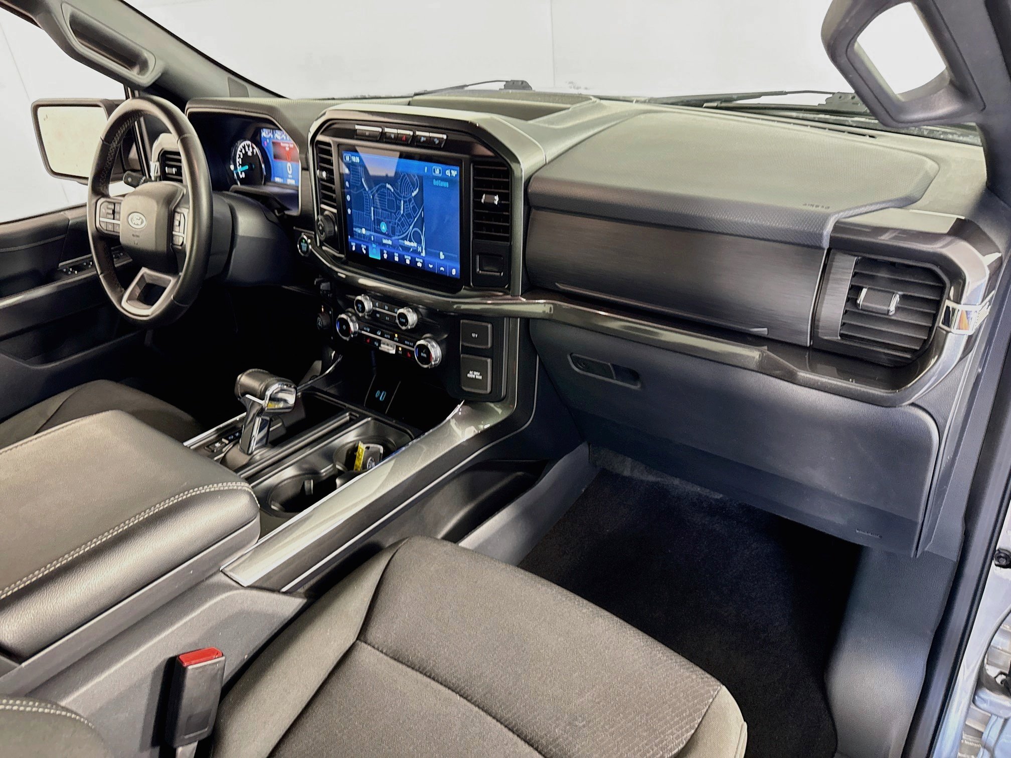 Used 2023 Iconic Silver Metallic Ford XLT image 29
