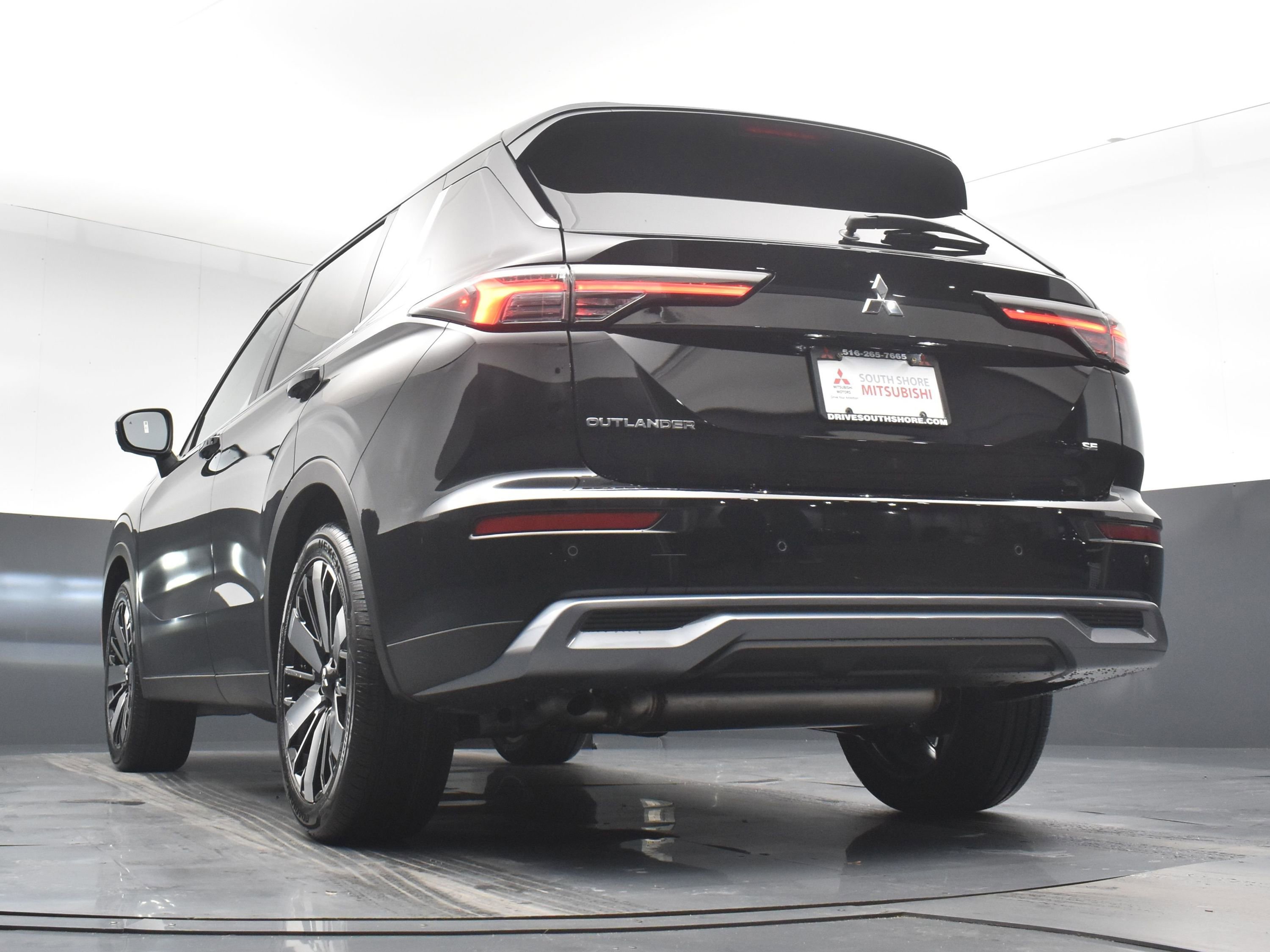 New 2026 Labrador Black Pearl Mitsubishi LE image 24