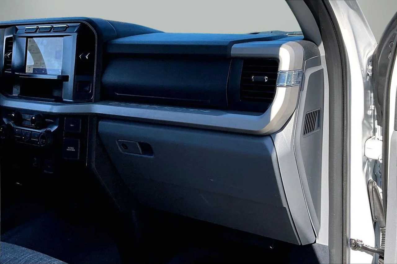 Used 2023 White Ford XLT image 19