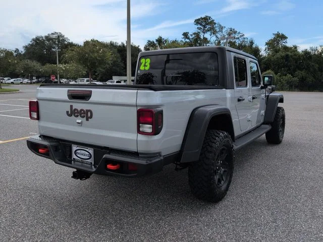 Used 2023 Silver Jeep Mojave image 4