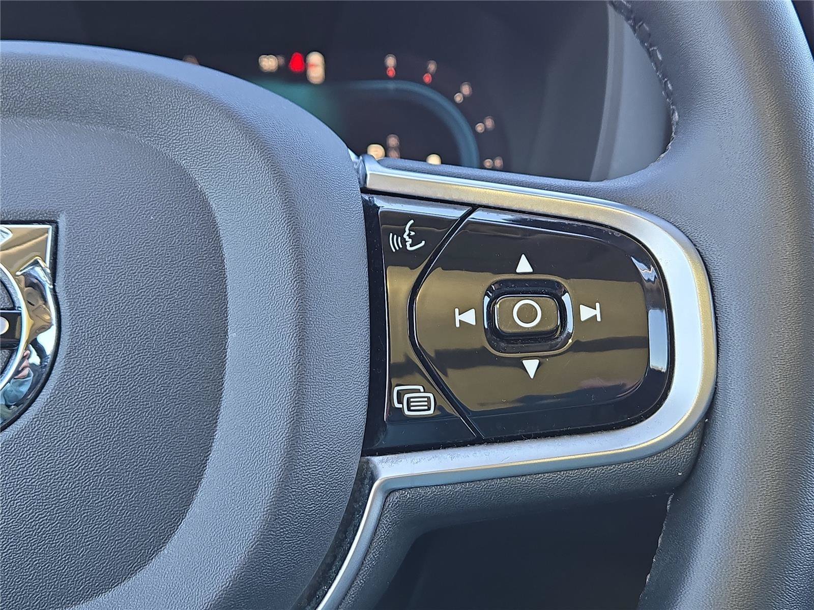 Used 2023 Gray Volvo Plus Dark Theme image 21