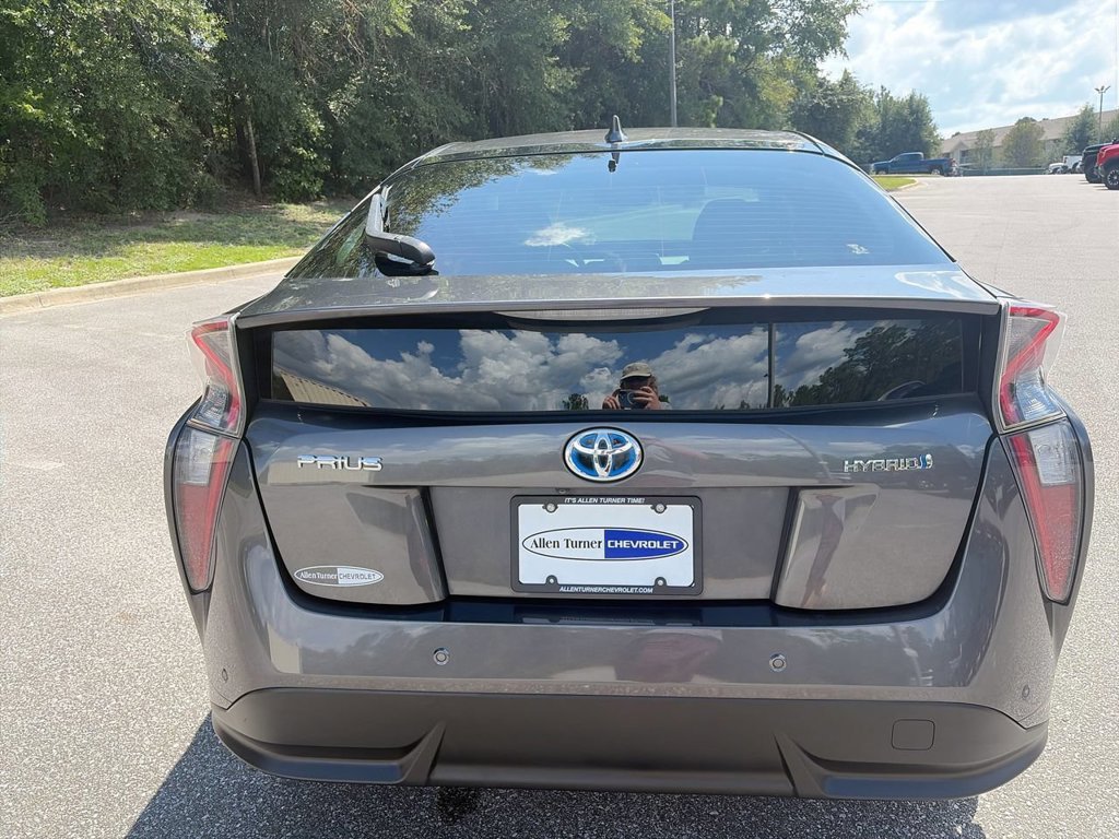 Used 2017  Toyota Two image 5