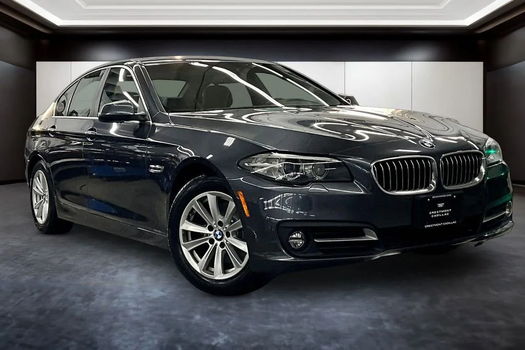 2016 BMW 5 Series 528i xDrive Sedan's photo