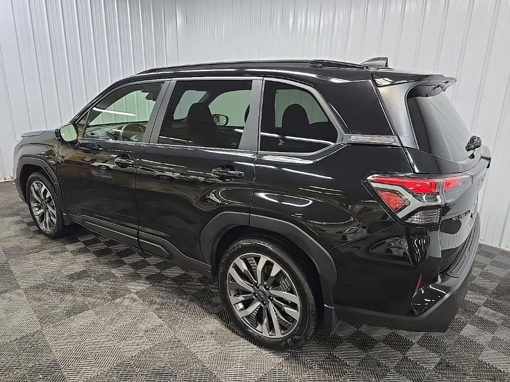 Used 2025 Crystal Black Silica Subaru Touring image 10