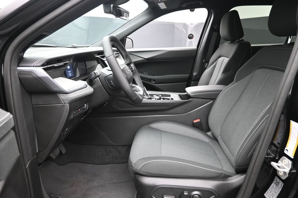 New 2026 Diamond Black Crystal Pearlcoat Jeep Laredo image 13