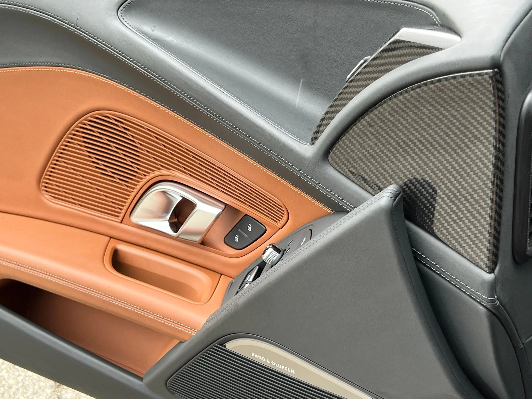 Used 2022 Gray Audi V10 performance image 32