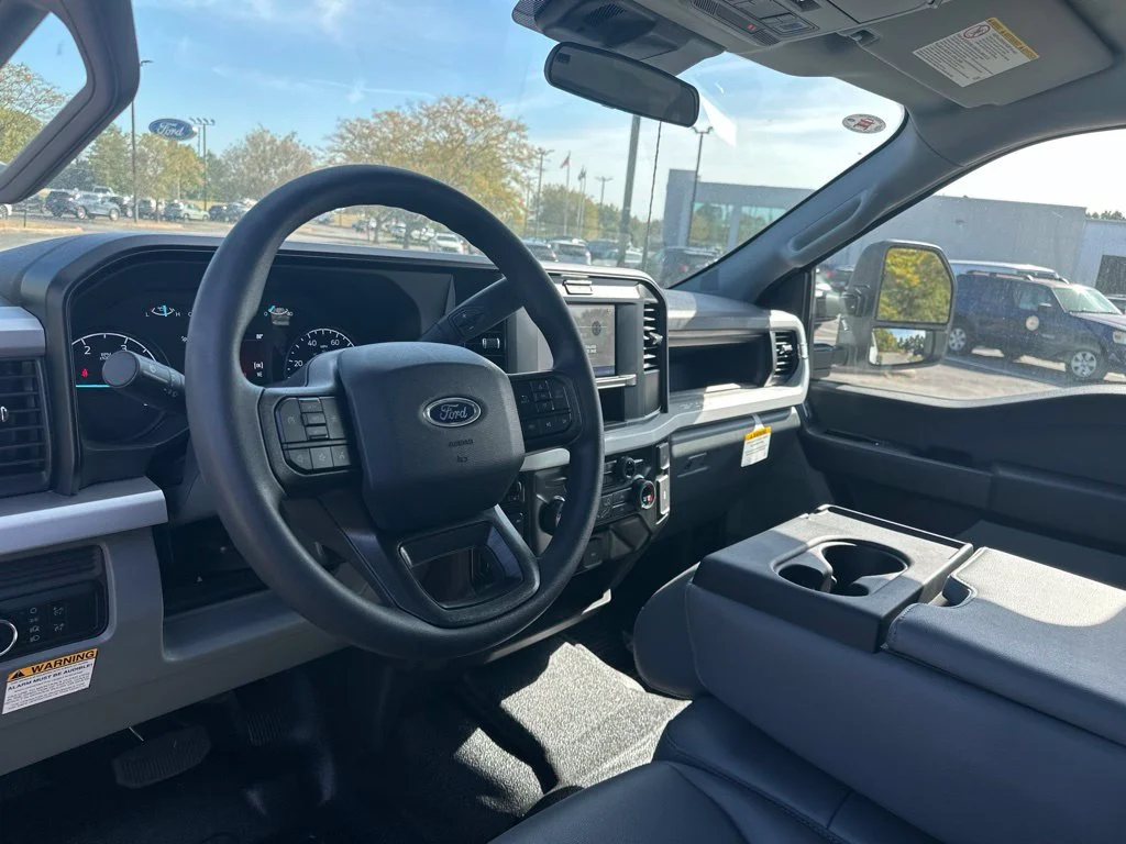 New 2026 Oxford White Ford F-350® XL image 9