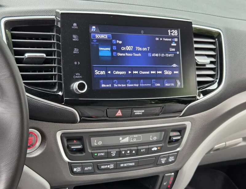 Used 2023 Modern Steel Metallic Honda RTL image 22