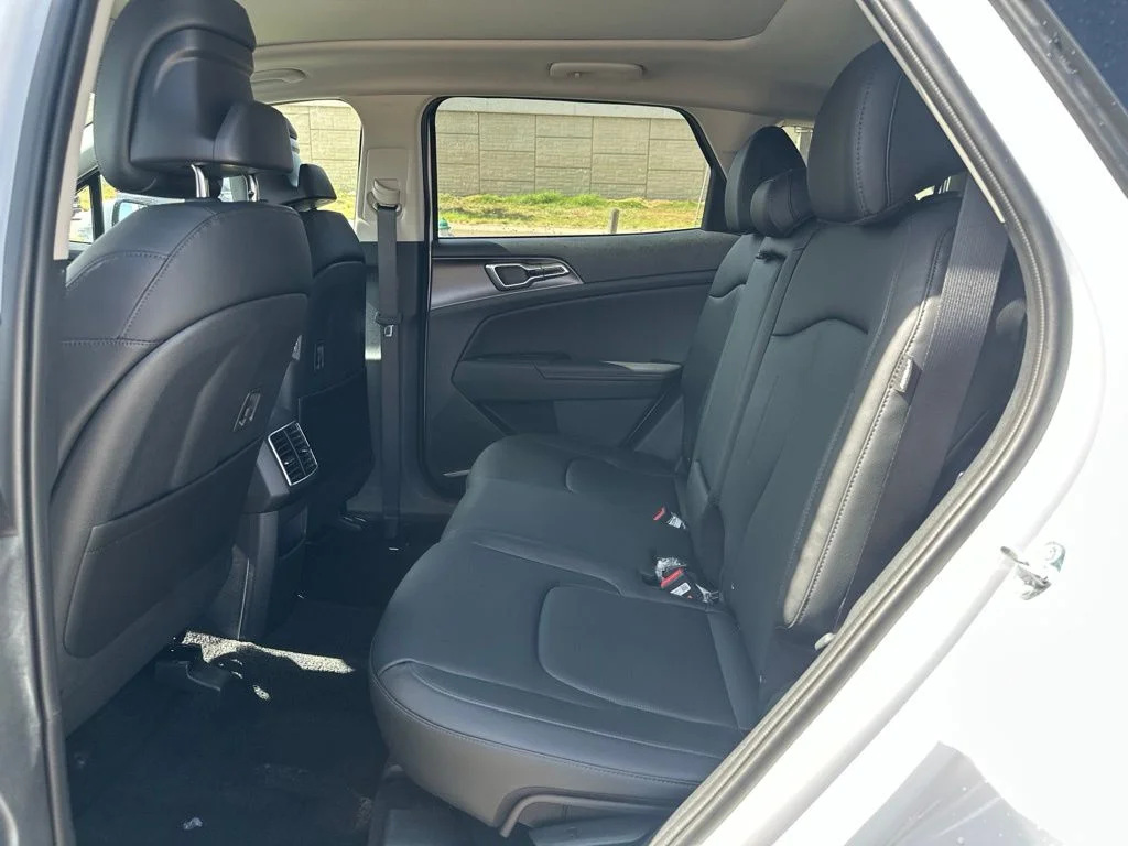 New 2027 White Kia EX image 18