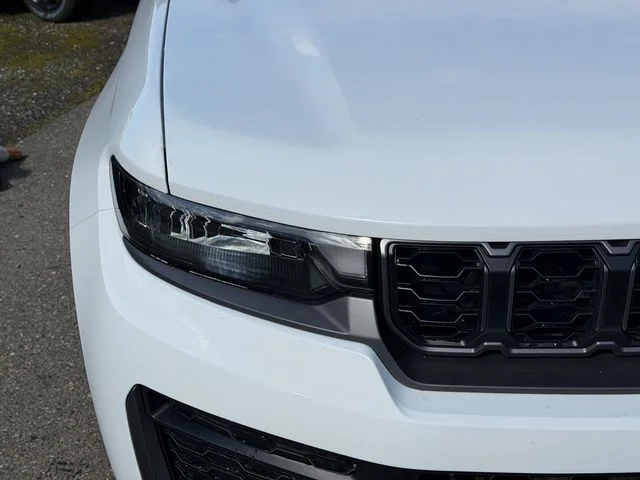 New 2026 White Jeep Altitude image 5