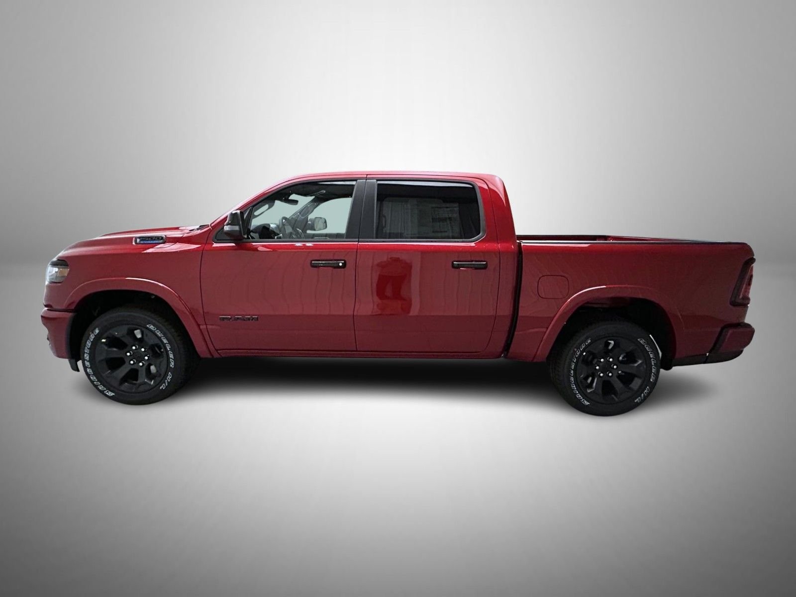 New 2026 Molten Red Pearl-Coat Exterior Paint RAM Big Horn/Lone Star image 8