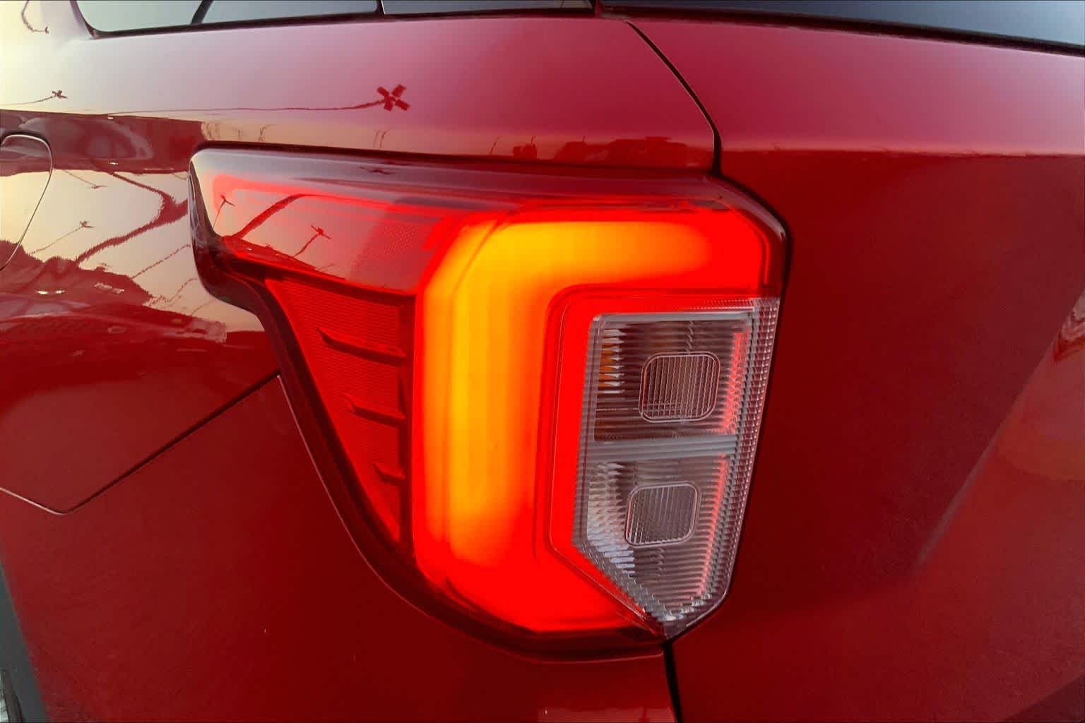 Used 2021 Rapid Red Metallic Tinted Clearcoat Ford XLT image 26