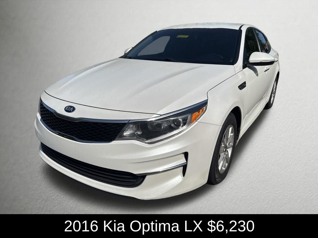 Used 2016 Snow White Pearl Kia LX image 7
