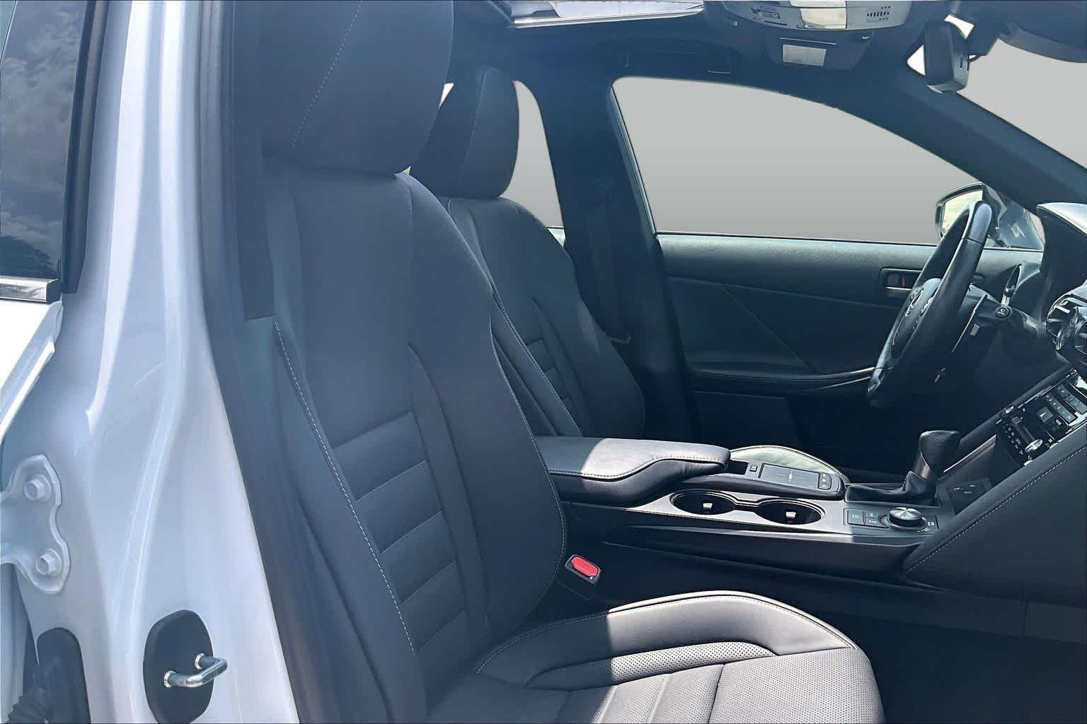 Used 2023 Ultra White Lexus F SPORT image 9
