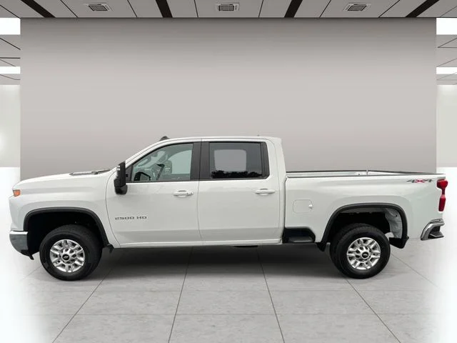 Used 2025 White Chevrolet LT image 7