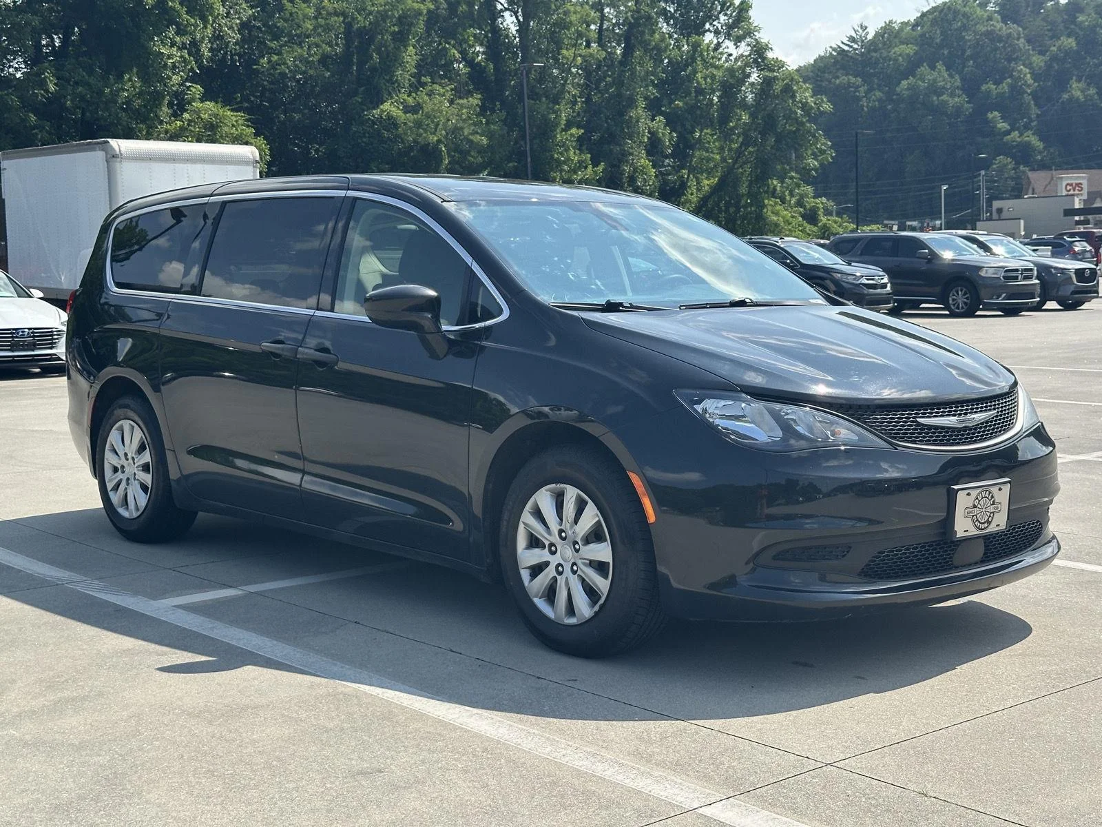 2021 Chrysler Voyager L's photo