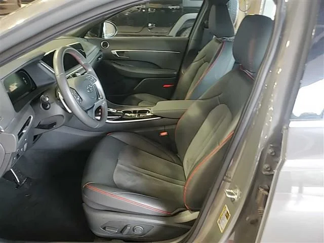 Used 2022 Gray Hyundai SEL Plus image 5