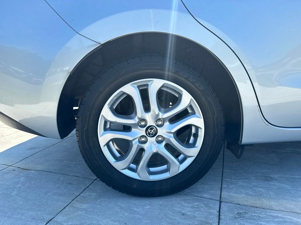 Used 2017 Gray Toyota Base image 5
