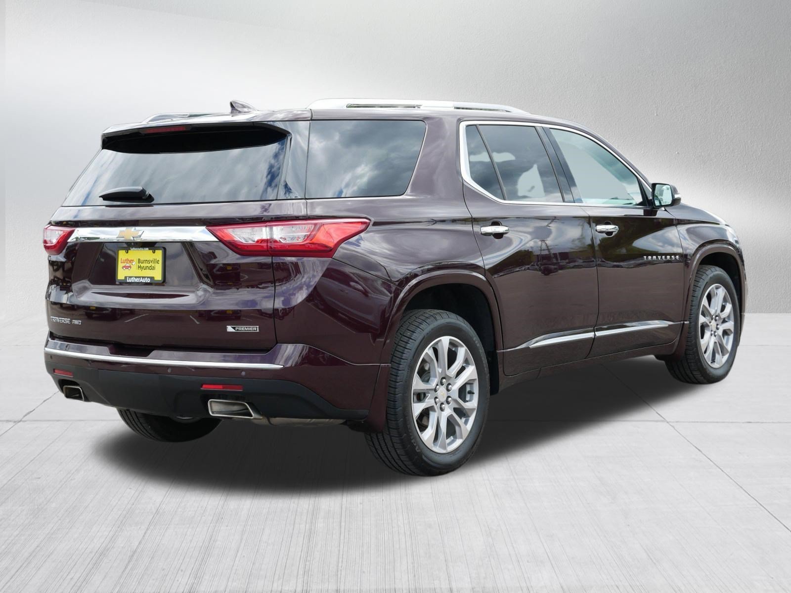 Used 2018 Black Currant Metallic Chevrolet Premier image 7