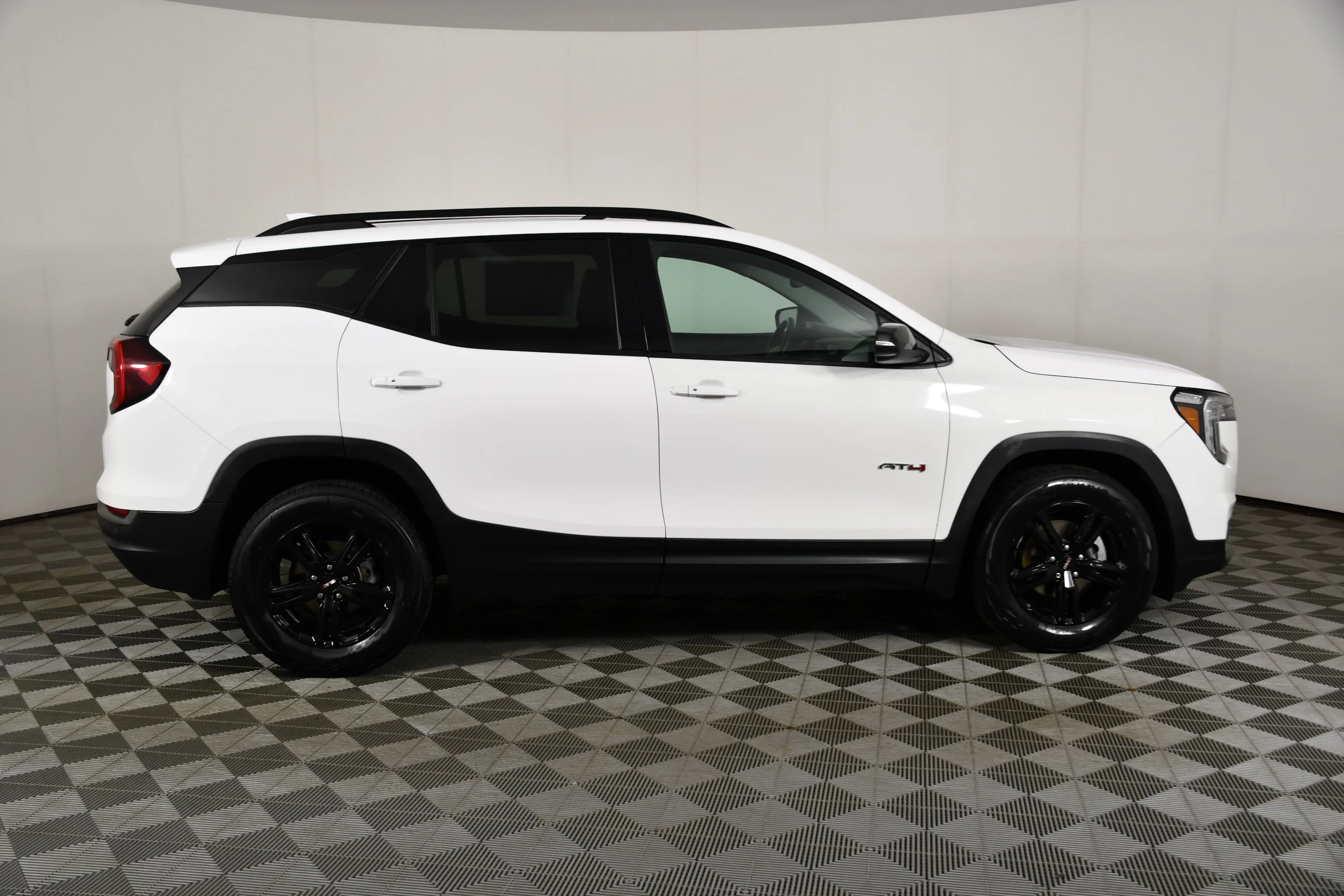 Used 2024 Summit White GMC AT4 image 5