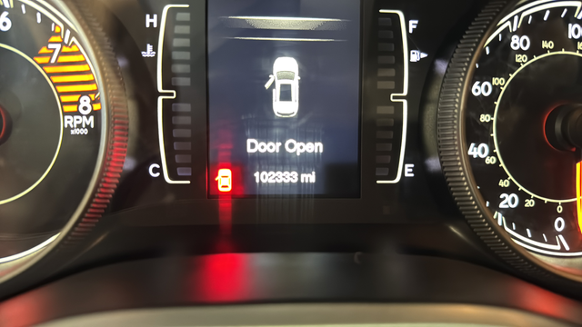 Used 2018 Diamond Black Crystal Pearlcoat Jeep Latitude Plus image 10