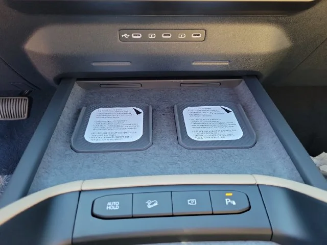 New 2027 Ivory Silver Kia EX image 31