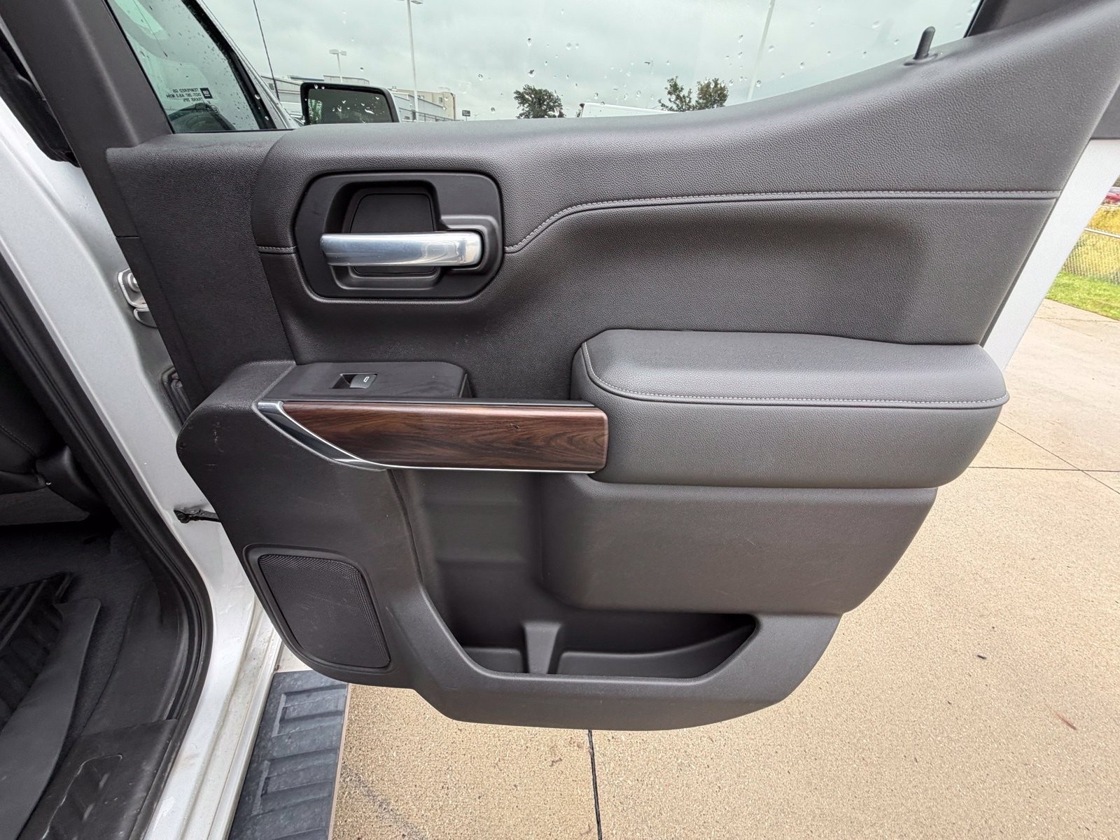 Used 2021 Silver GMC SLT image 9