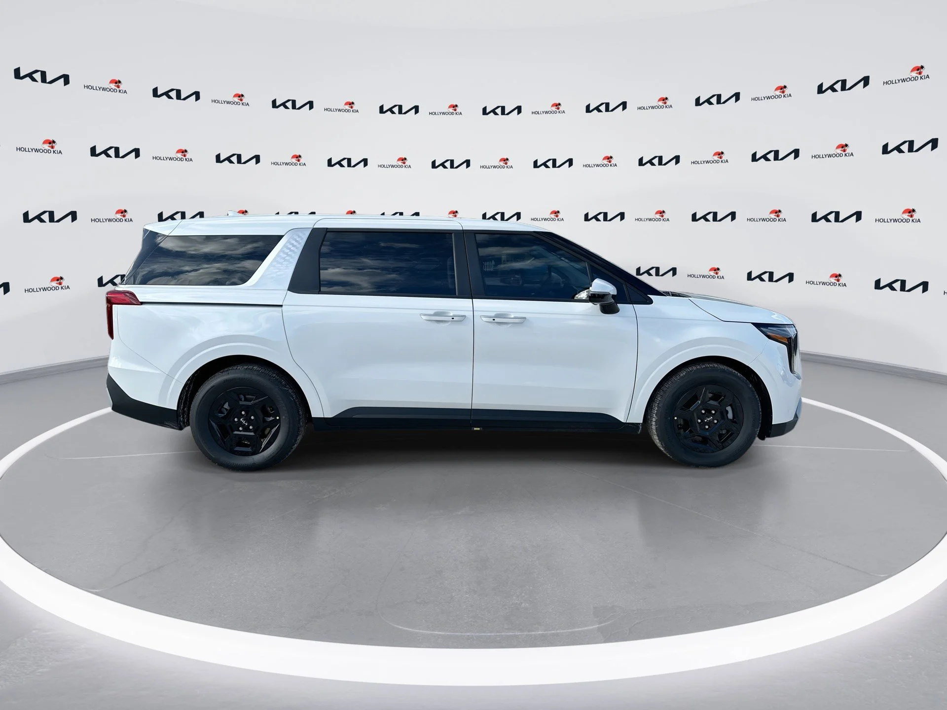 New 2026 Snow White Pearl Kia LX image 9