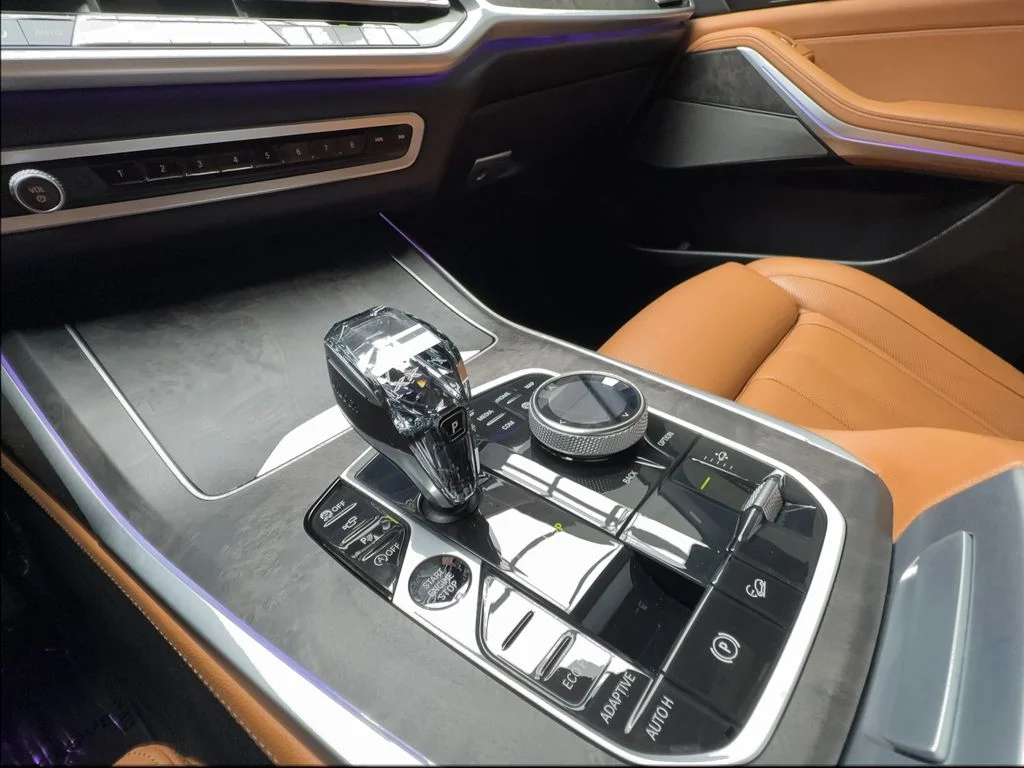 Used 2022 Gray BMW M50i image 51