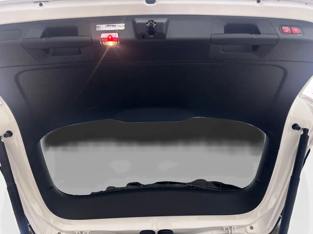 Used 2025 White Mercedes-Benz GLA 250 image 78