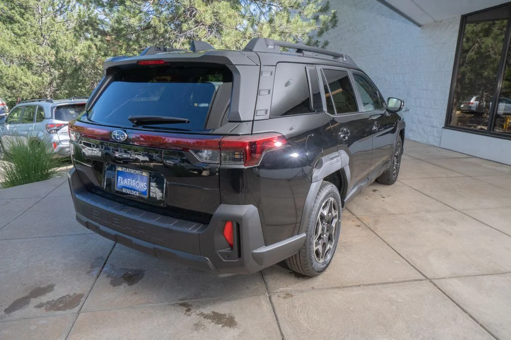 New 2026 CRYSTAL BLACK SILICA Subaru Touring image 6