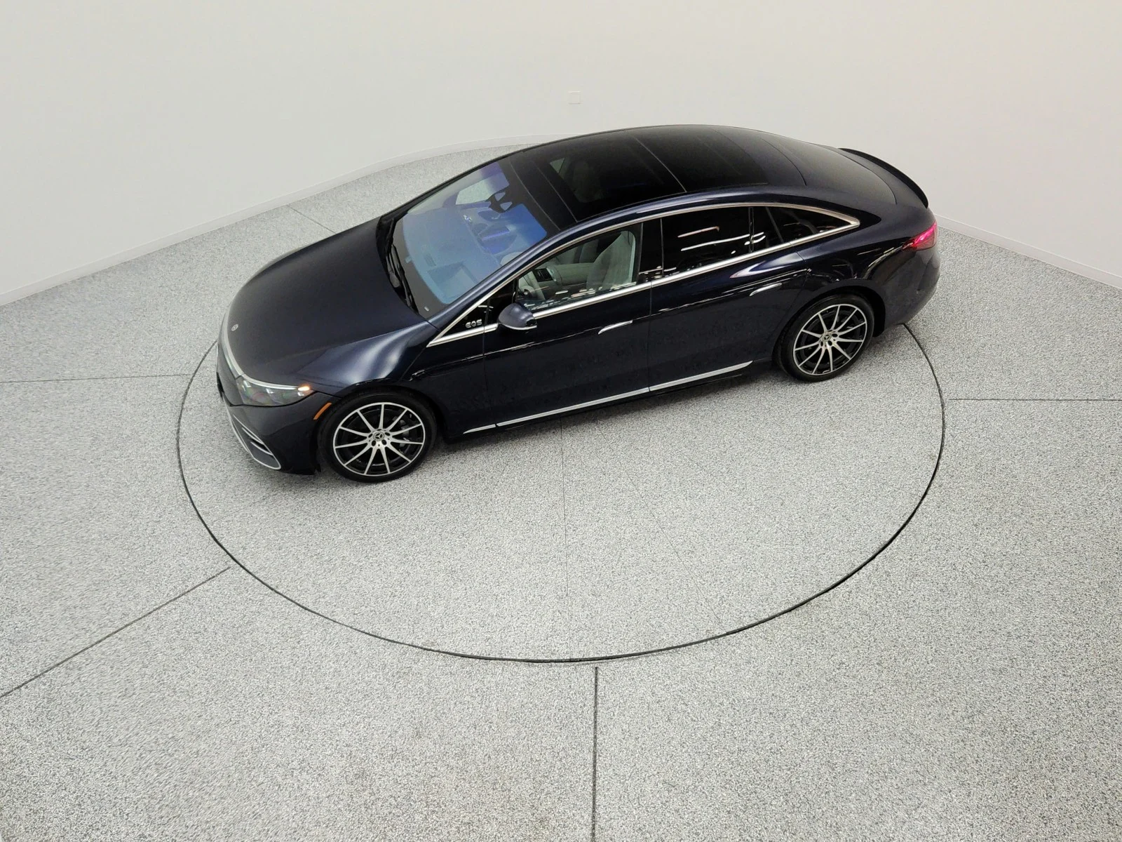 Used 2023 Nautical Blue Metallic Mercedes-Benz EQS 580 4MATIC® Sedan image 15