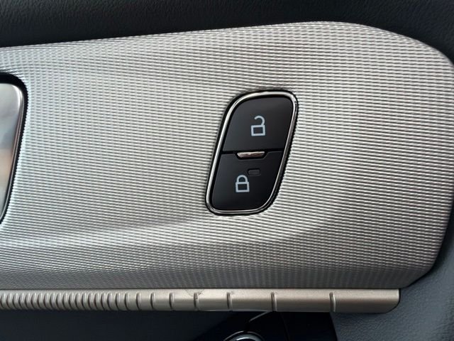 New 2026 Star White Metallic Tri-Coat Ford Active image 18