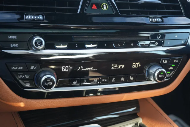 Used 2018 Black BMW 530i xDrive image 32